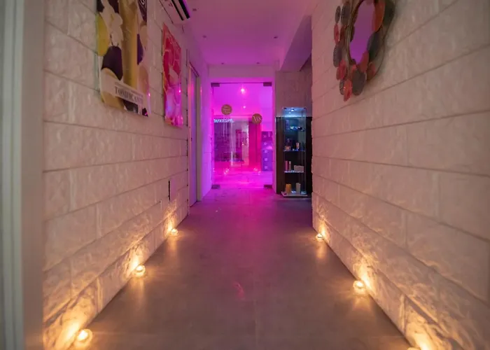 White Apartments & Spa