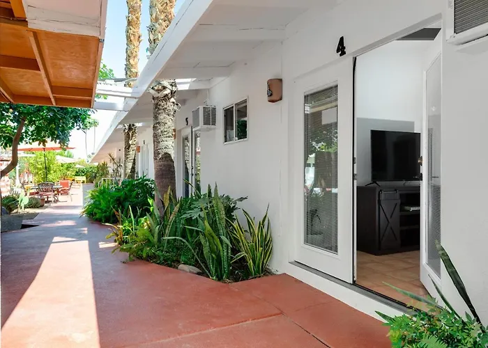 Float Palm Springs - Adults Only