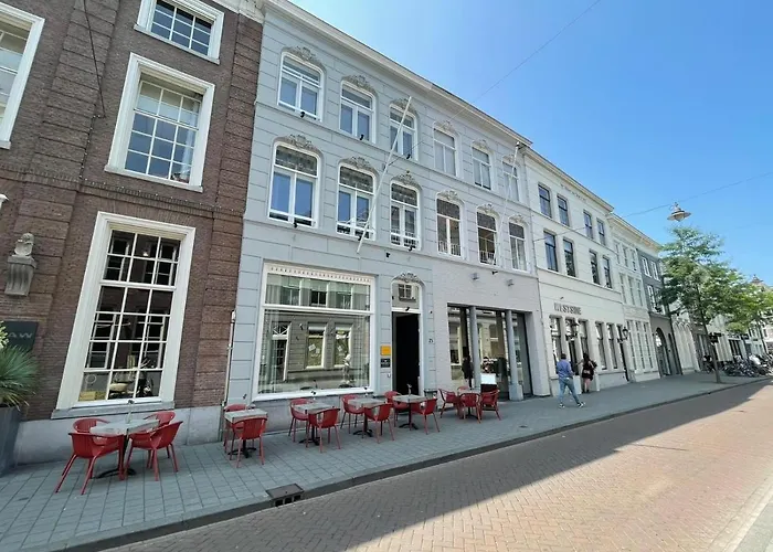 Hotel met uitzicht: Bossche Suites No2 - Verwersstraat