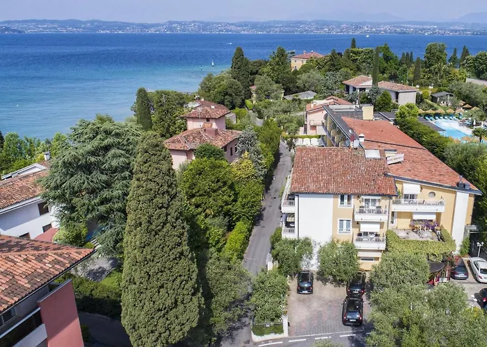 Hotel Con Piscina Serenella