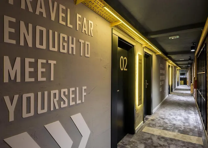 7 Rooms Suites