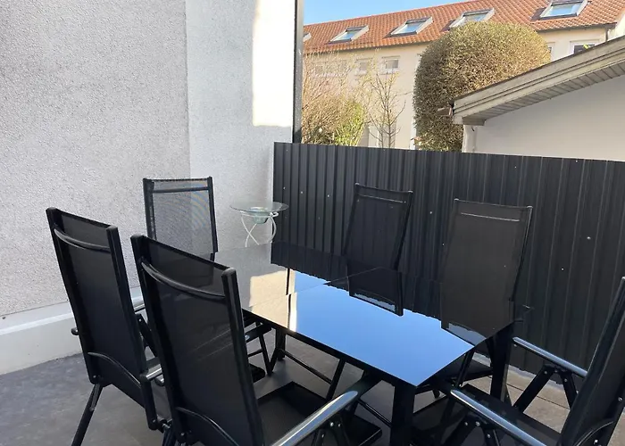 F10 APARTMENTS