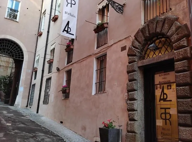 Dog friendly hotels Relais Palazzo Taverna