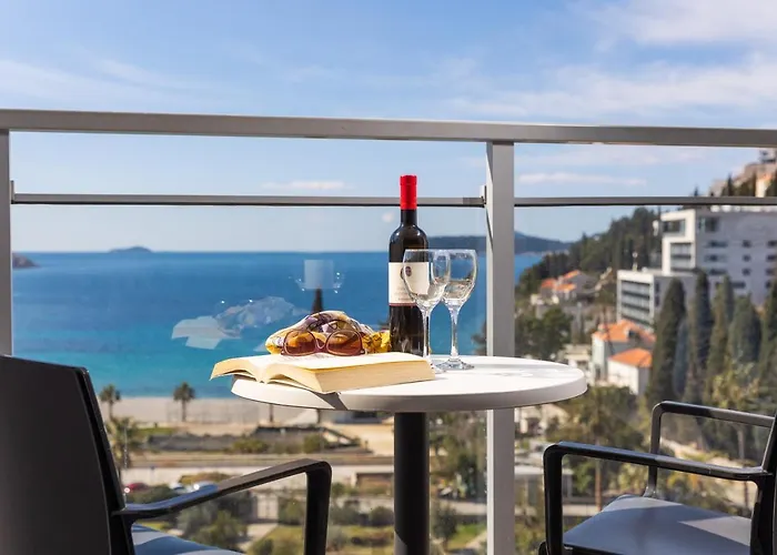 Luxury hotel only: Grand Hotel Park