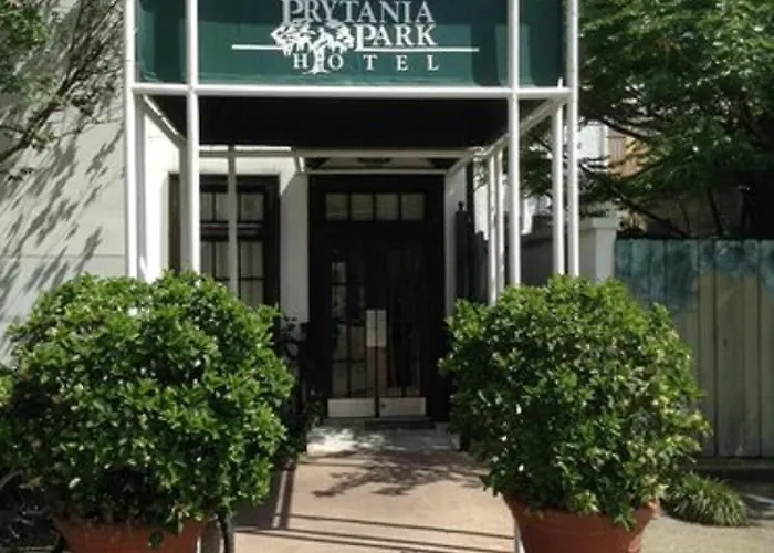 Pet Friendly hotel: The Prytania Park Hotel