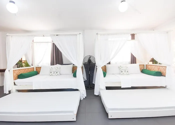 8 Colors Beach House Resort