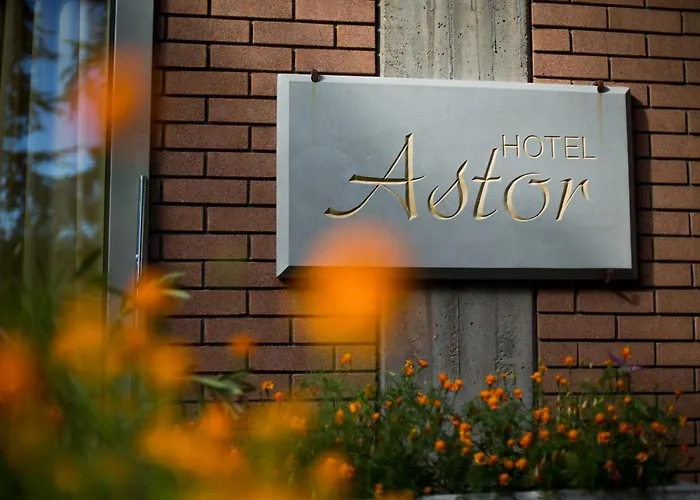  Astor