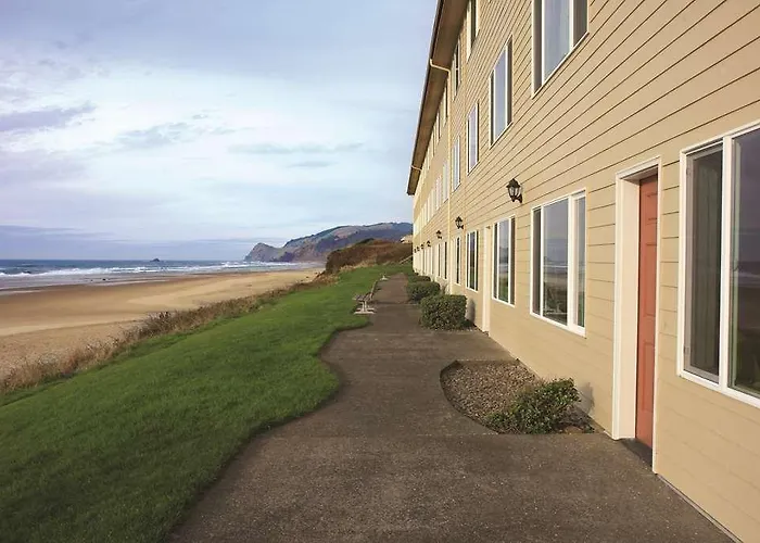 Chinook Winds Casino Resort
