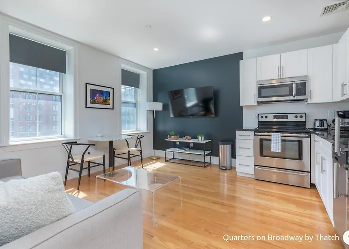 All Vacation Rentals West Broadway Quarters By Thatch