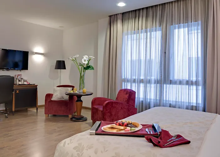 4 star hotel: Hotel Crowne Plaza Madrid Airport