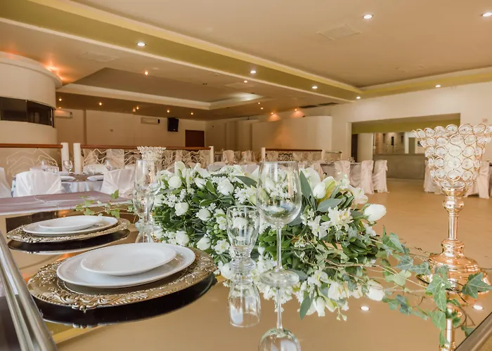 Cheap hotel: Costa De Oro Beach Hotel