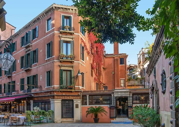 Hotels Close to Airport La Fenice Et Des Artistes
