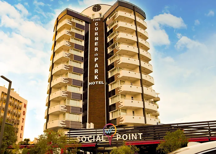 The Corner Park Hotel