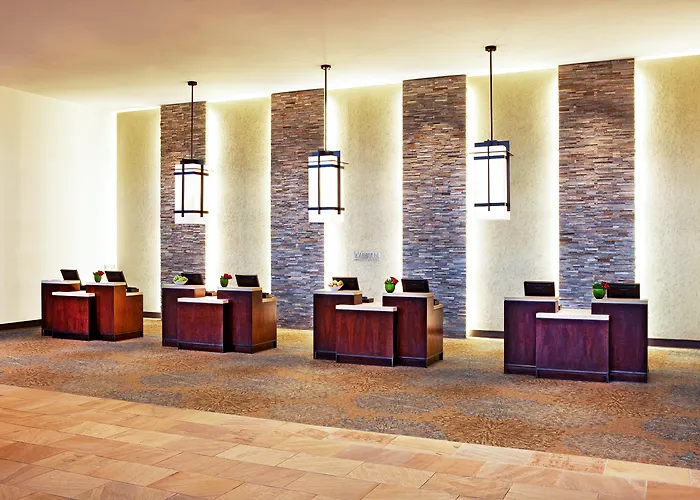 Hotel with Tennis: The Westin Boston Seaport District