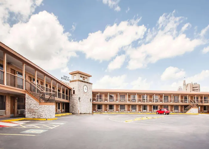 Days Inn By Wyndham San Antonio Alamo/Riverwalk
