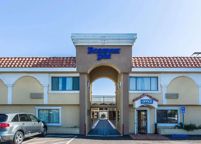 Rodeway Inn & Suites