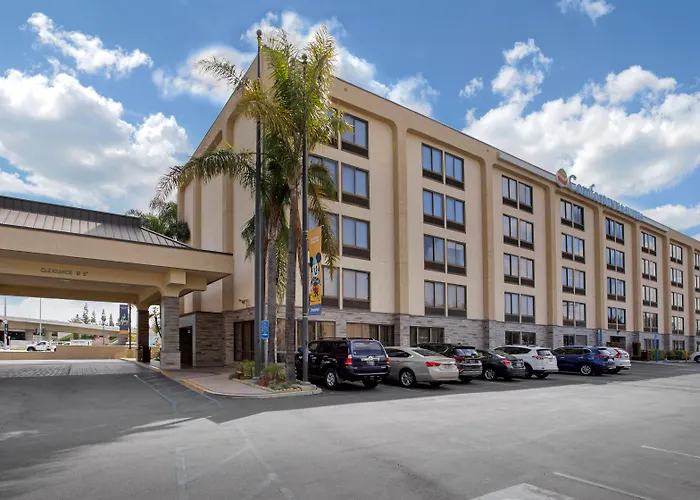 Comfort Anaheim Resort