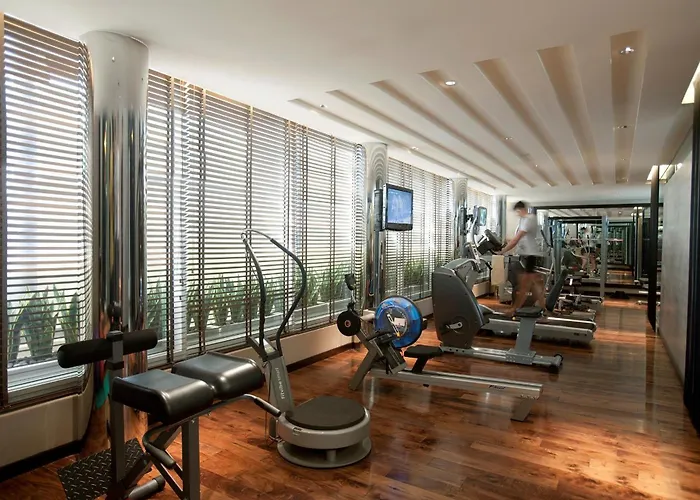 Hotel near College: Centro Barsha - By Rotana