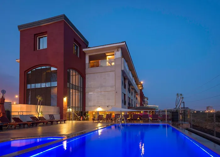 Hotel with pool: Ole Sereni