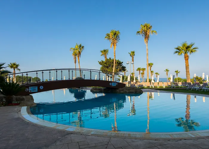 Hotel dichtbij College: Leonardo Laura Beach & Splash Resort