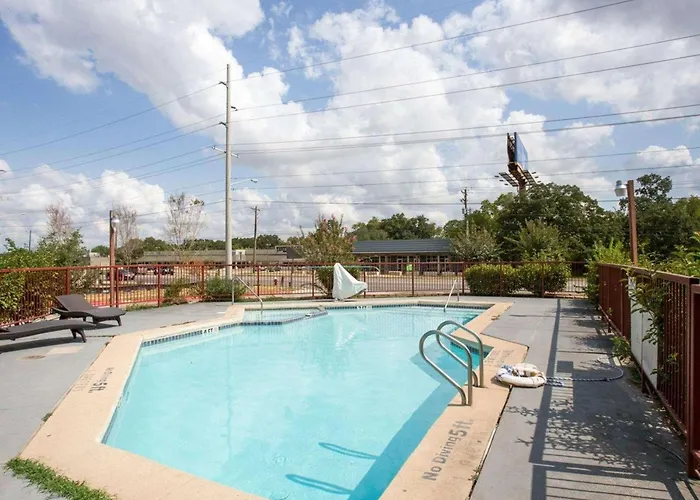 Motels Knights Inn College Station