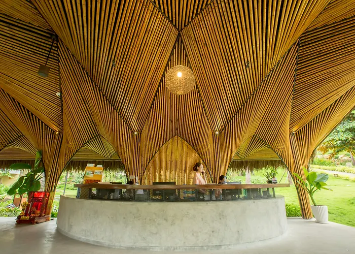 Airport Hotel: Lahana Resort Phu Quoc & Spa