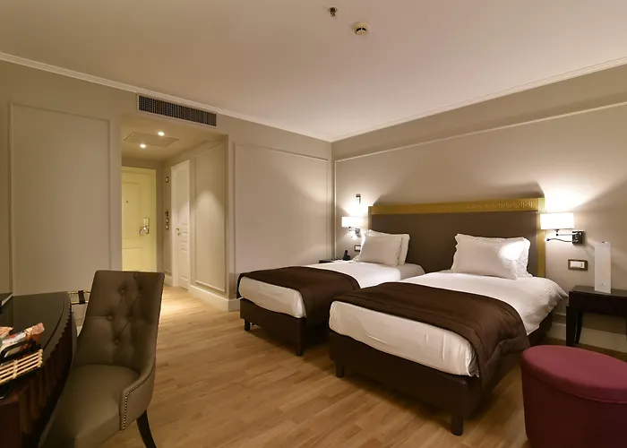 Grand - Small Luxury s Of The World
