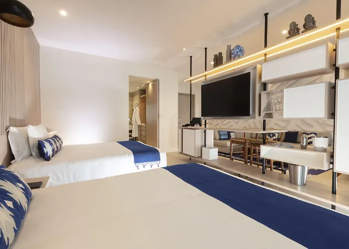 5 star hotel: Sls Cancun