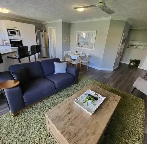 3 Bedroom Central Surfers Paradise Apartment