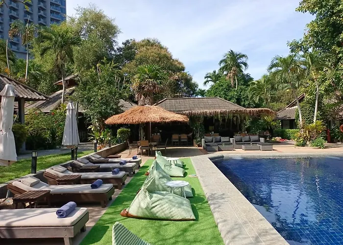 Let'S Hyde Pattaya Resort & Villas - Pool Cabanas