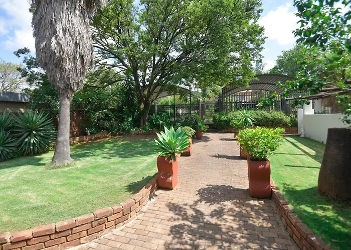 Spacious Menlyn Maine Villa