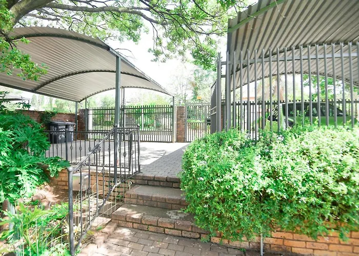 Spacious Menlyn Maine Villa