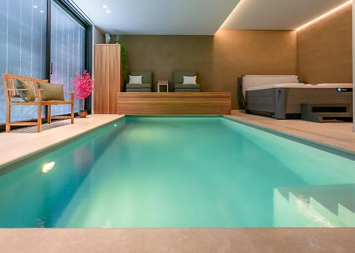 The Newport Lodge Included 3H Private Indoor Welnes & Use E-Bikes
