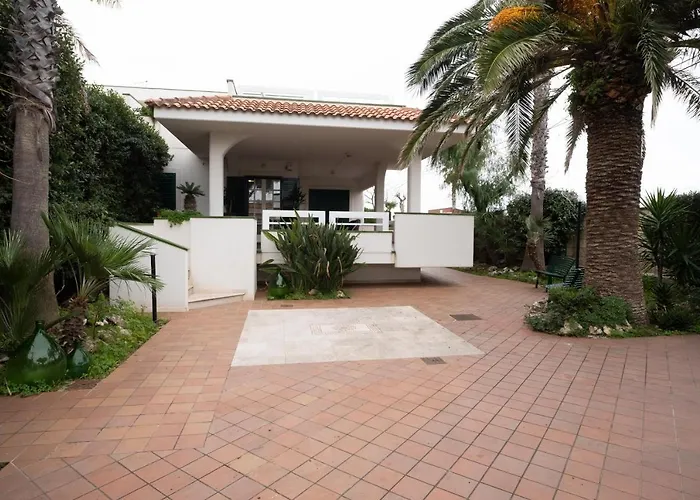 Hotel vicino al College: B&B TORRE AZUL FRONTEMARE - Bisceglie