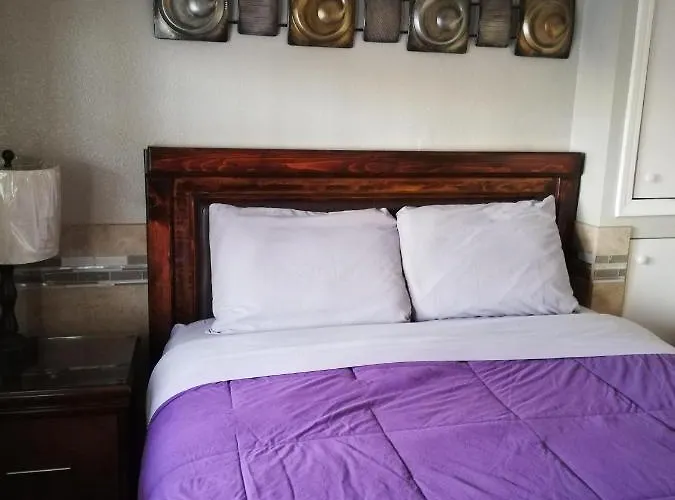 Suites Leon Rojo