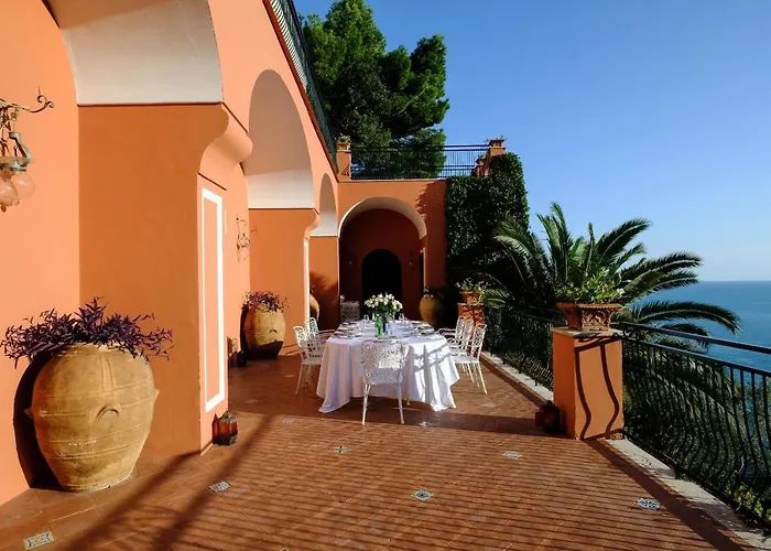 Villa con piscina: Villa dei Fisici