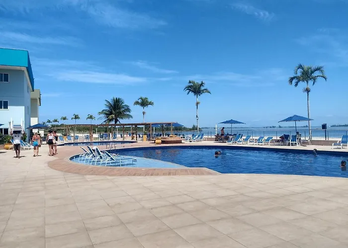  Apartamento no Golden Lake - pé na areia, agua de côco e cervejinha