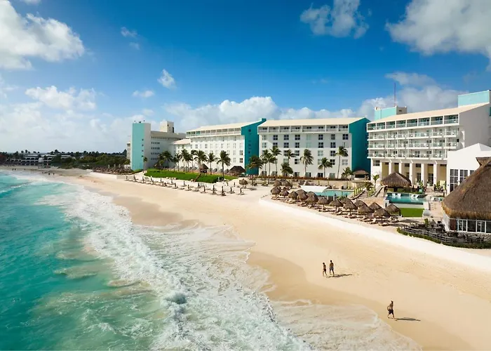 Hotel with Tennis: The Westin Resort & Spa Cancun