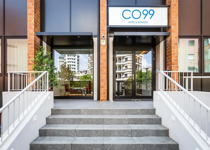 Family Hotel: Co99 Art Building Residence