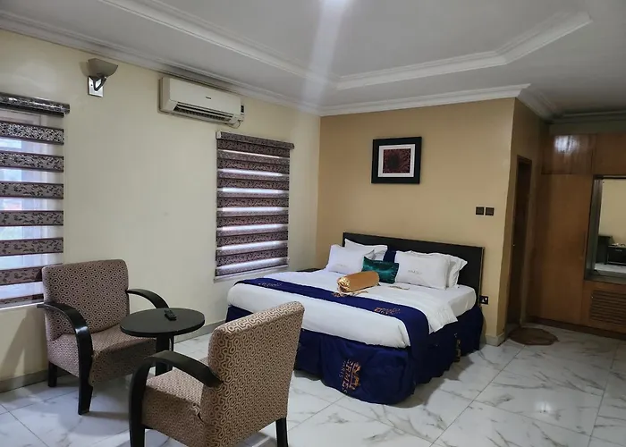 Nue-Crest Hotels & Suites