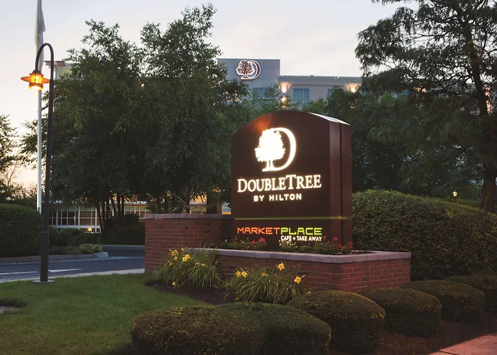 Resorts Guide Doubletree By Hilton Boston Bayside