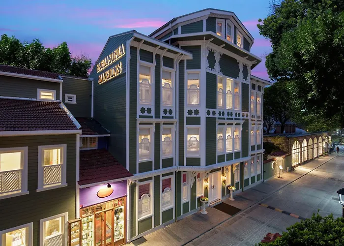 Hagia Sofia Mansions , Curio Collection By Hilton