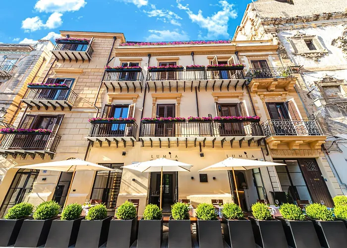  Casa Nostra Luxury Suites & Spa