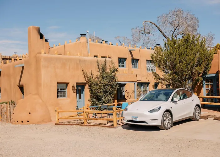 Hotel with Tennis: Pueblo Bonito Inn