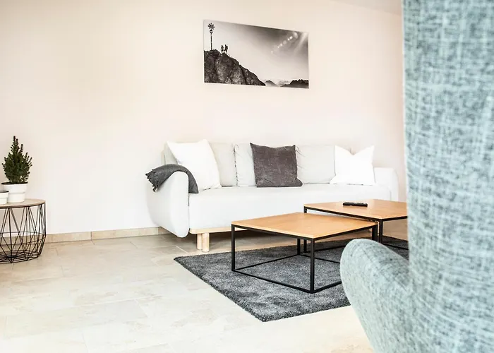 Hotel nahe College: Ferienwohnungen Zur Wally