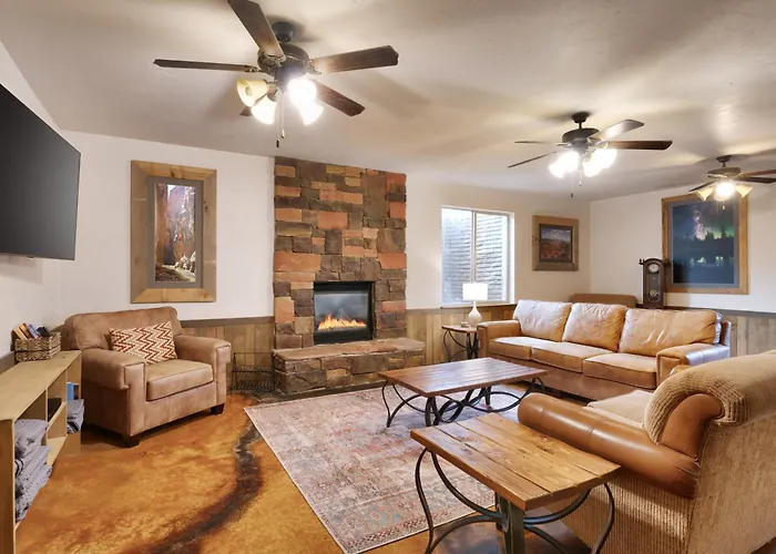 B&B only: Hideout At The Rim