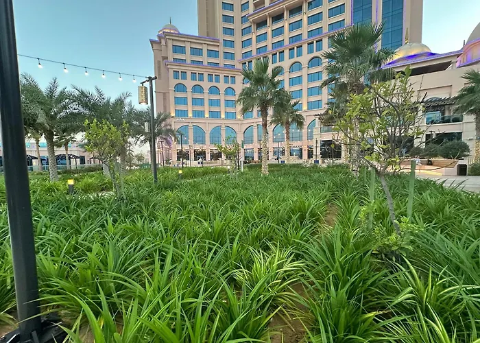 Hotel near College: Fairmont Marina Abu Dhabi