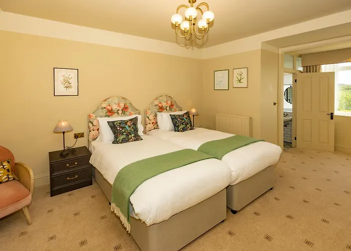 Cheap hotels Eype'S Mouth Country