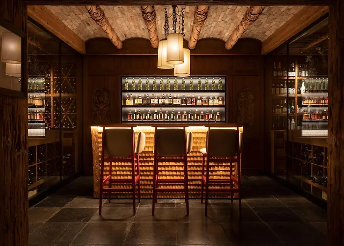 Hotel con piscina: The Alpina Gstaad