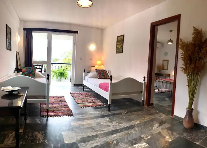 Theodora Hotel